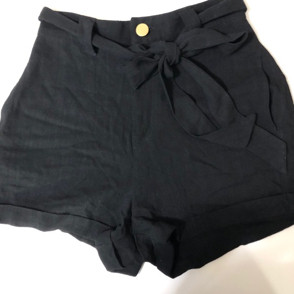 Show Me Your MuMu Hadley Linen Shorts - Picture 6 of 7